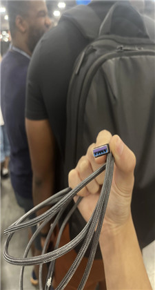Evo2023电子竞技比赛使用的PS5游戏机将尴尬，USB插头因过热而“融化”